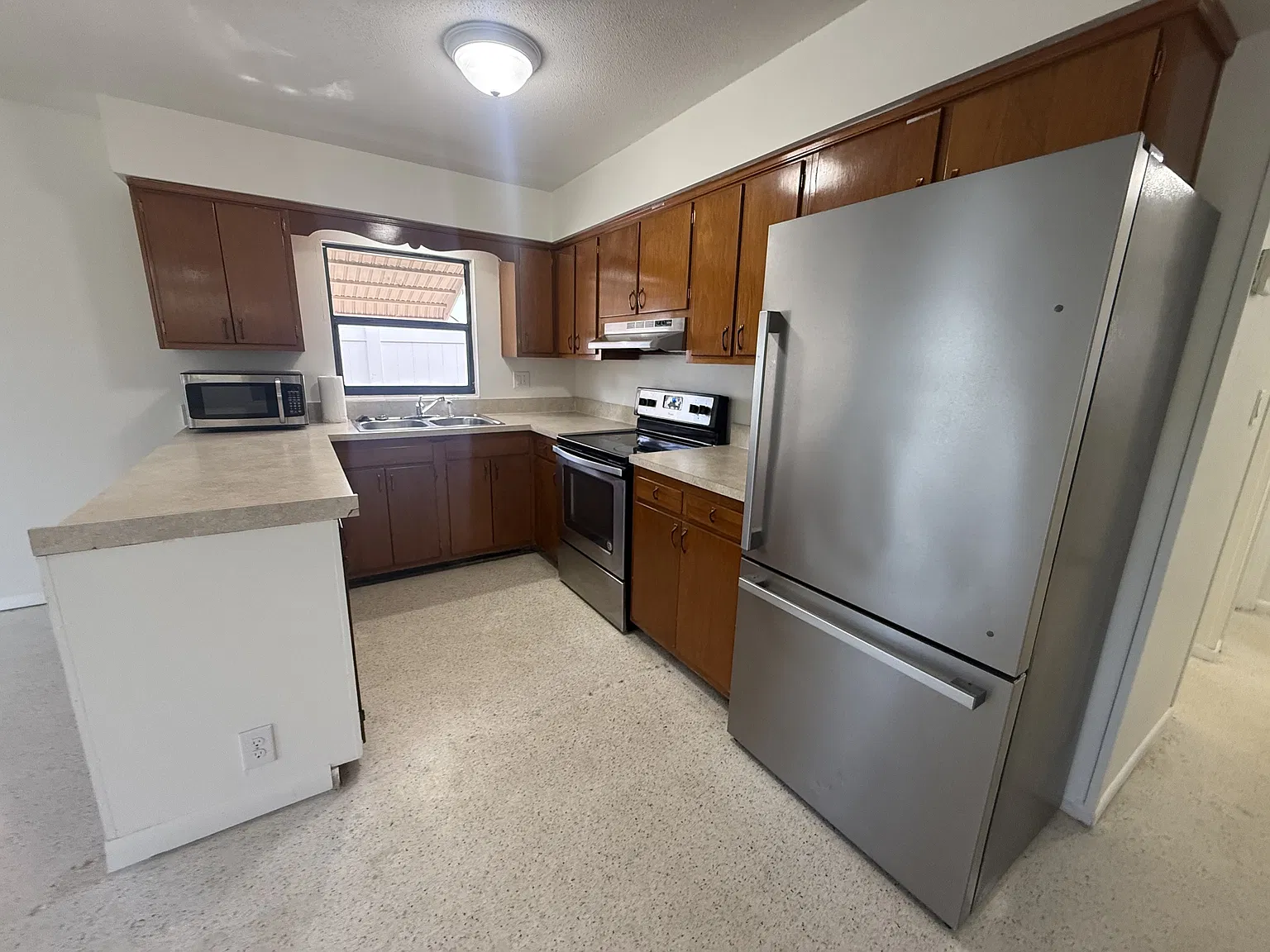 1301 North Sinclair Avenue - 1 — Photo 4