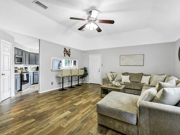 710 Razee Ct — Photo 9