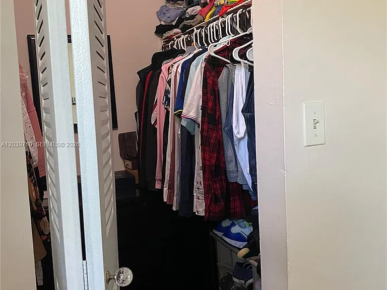 450 Palm Cir W #301 — Photo 14