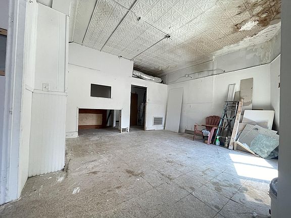3rd image of 584 Hertel Ave #1