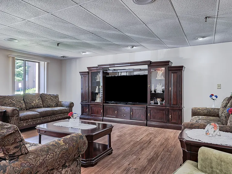 Freedom Place Apartments — Photo 9