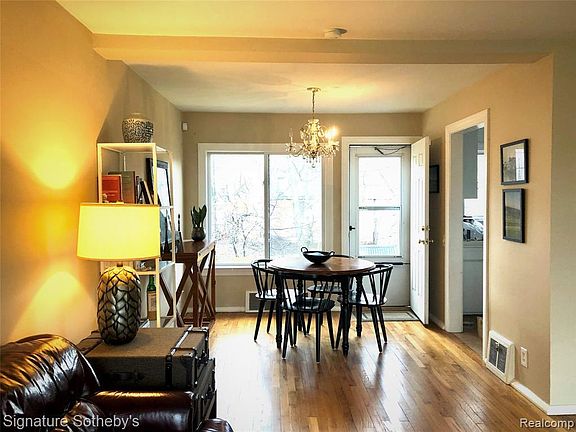 5th image of 1025 N Old Woodward Ave