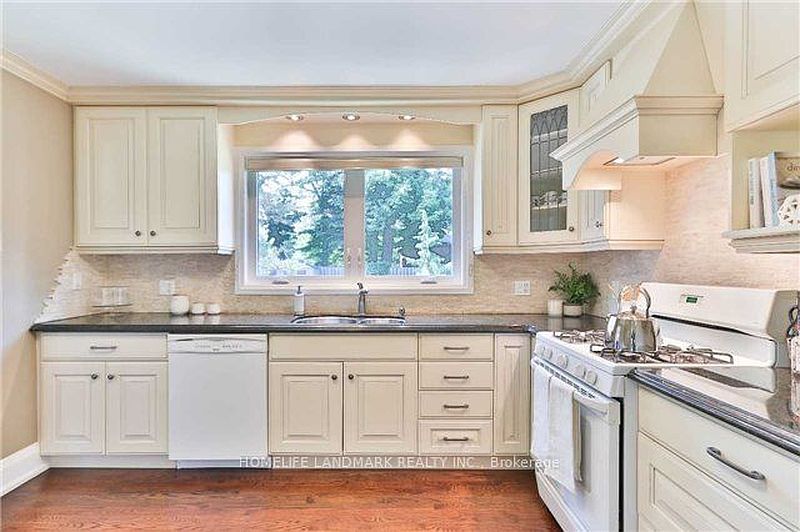 Toronto House for rent - 3 Bedrooms — photo 8
