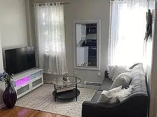 53 Claremont Avenue image 1 of 7