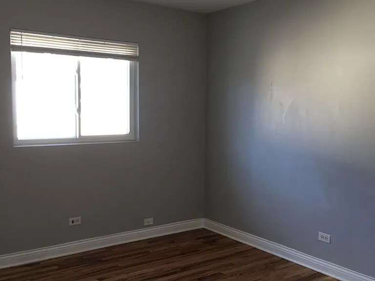 10909 S Keating Ave — Photo 6