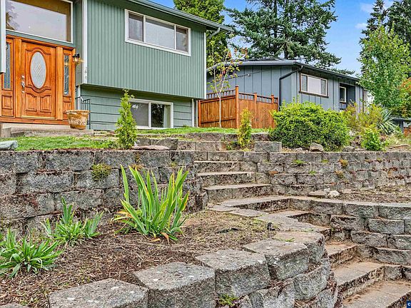 3rd image of 4805 7th Ave SE