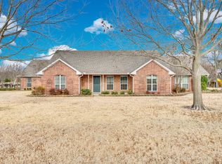 211 Walker Ct N, Waxahachie, TX 75167