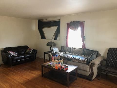 4th image of 245 Hart Blvd