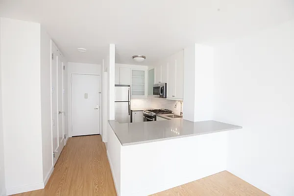 Rented by Greystar | media 2