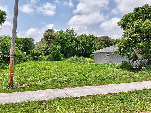 5th image of 5684 SE 45th Ave