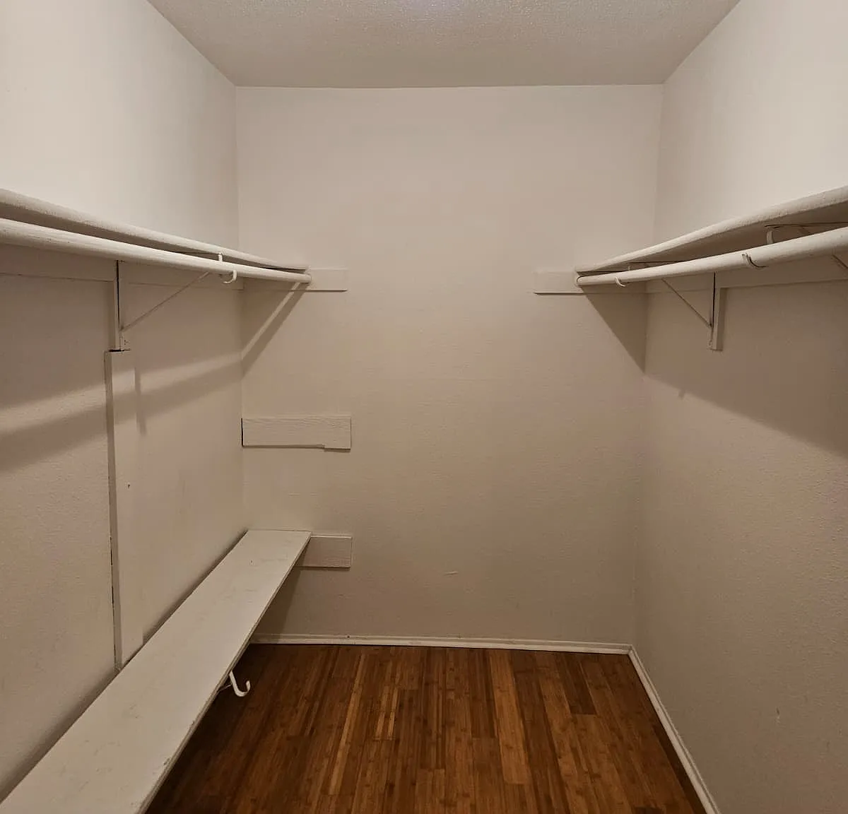 3 bed, 1050 sqft, $1,350 — Photo 1