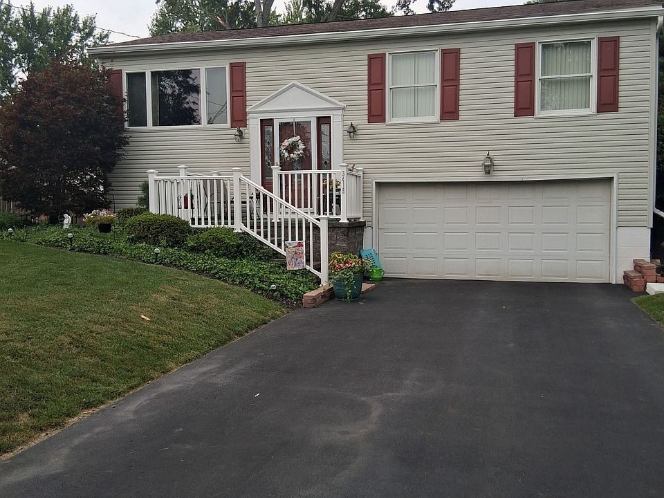 1st image of 3415 Rebecca Dr