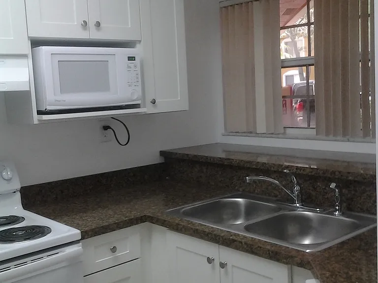 The Mirage Apartments — Photo 56