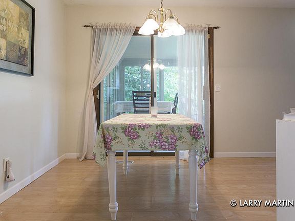 2nd image of 839 Bellewood Dr SE