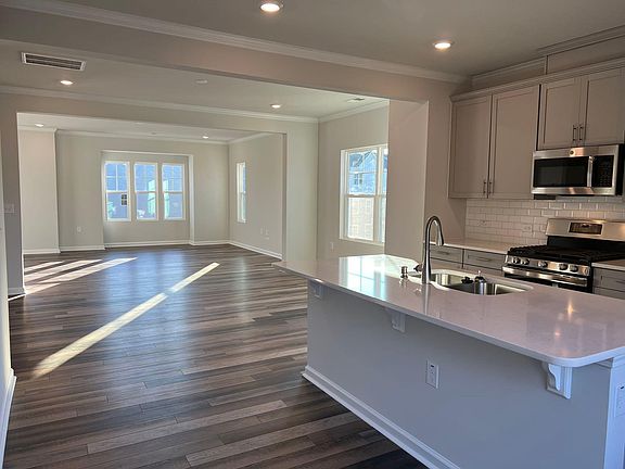 5th image of 1006 Talis Creek Dr