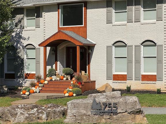 4th image of 755 Yorkshire Rd