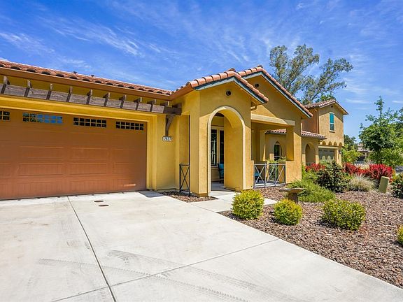 2nd image of 2827 Sevilla Ln