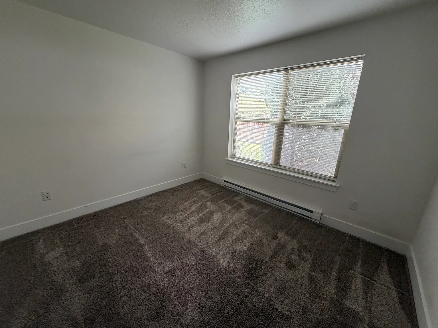 2 bed, 840 sqft, $1,600 — Photo 4