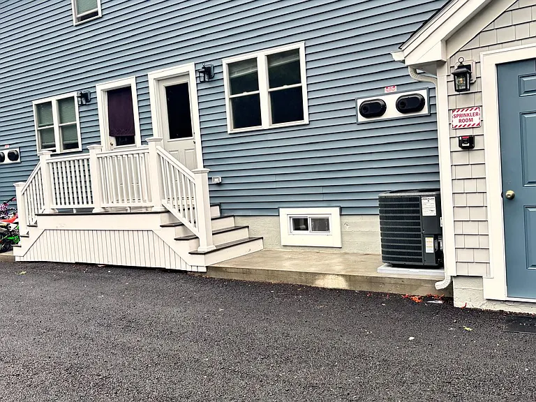 30 Forest Ave — Photo 30