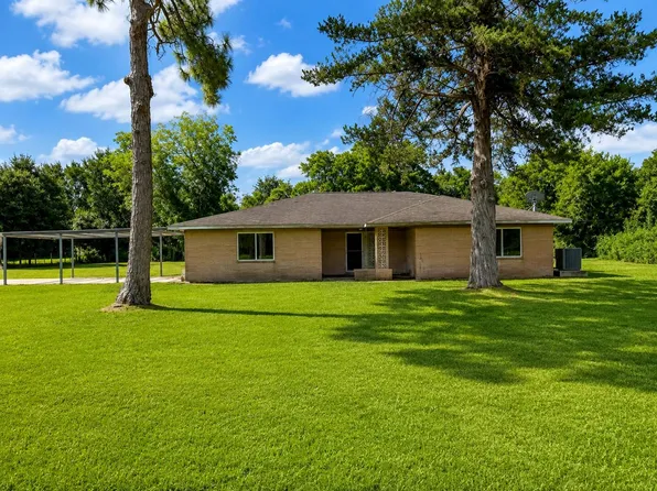 702 E Dallas St, Fresno, TX 77545