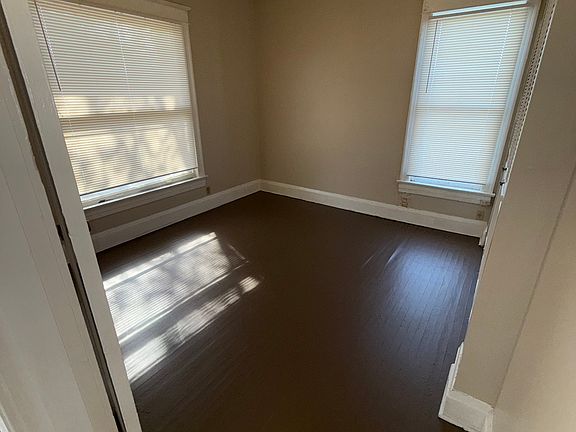 2nd image of 128 S 38th St APT 3