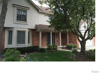 24562 Redwing Dr, Novi, MI