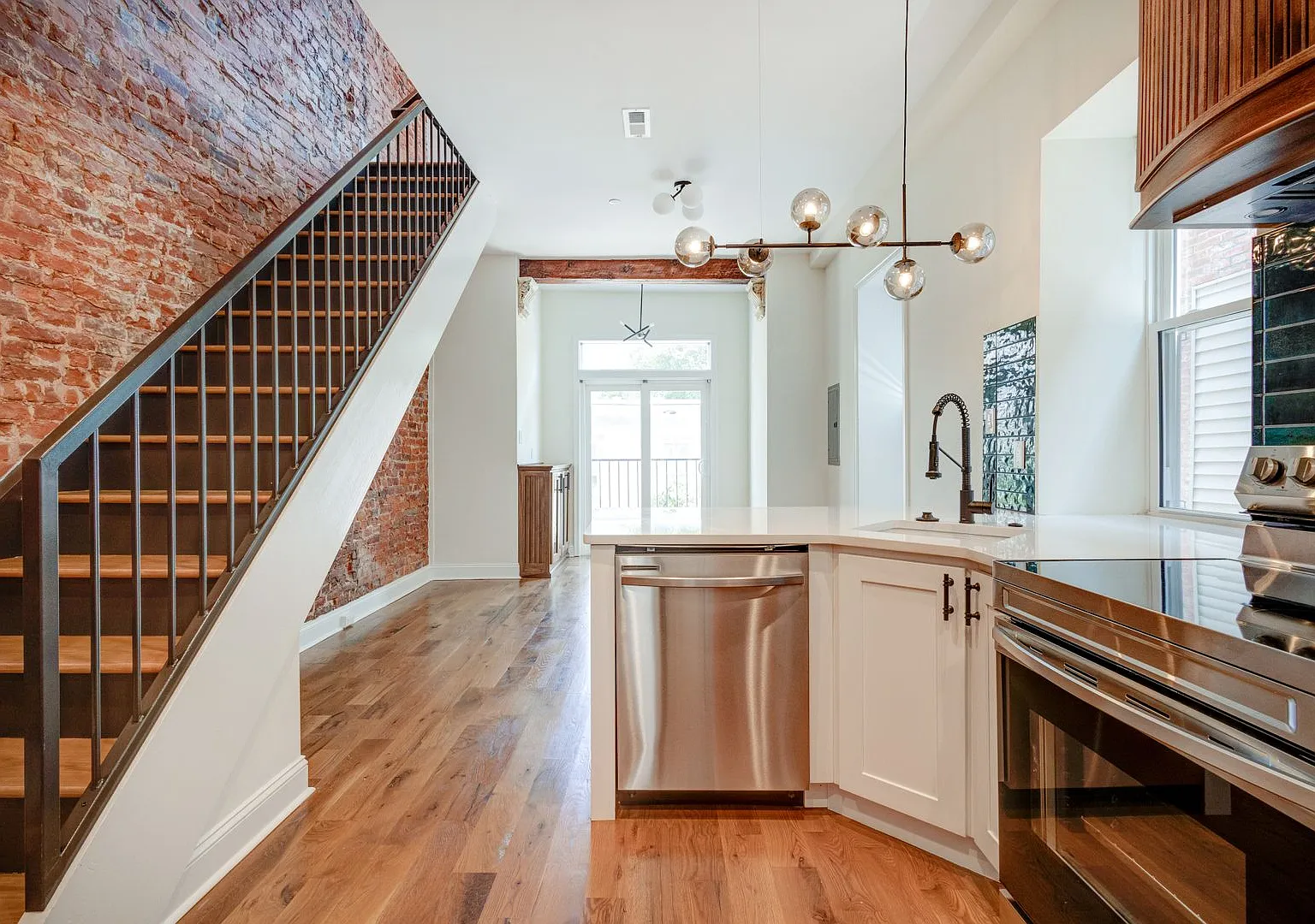2841 W Diamond Street — Photo 3