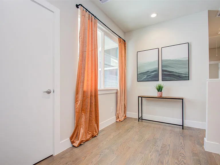 4914 Noble St — Photo 21