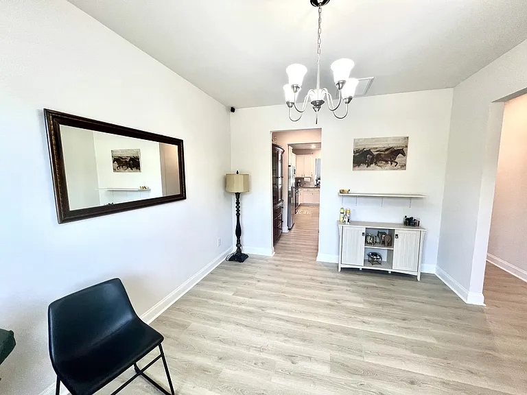 500 Rome Ct — Photo 9