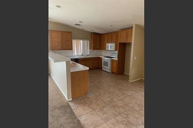 12747 Calle Amapola — Photo 7