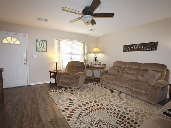 5th image of 1700 Greenwood Ln