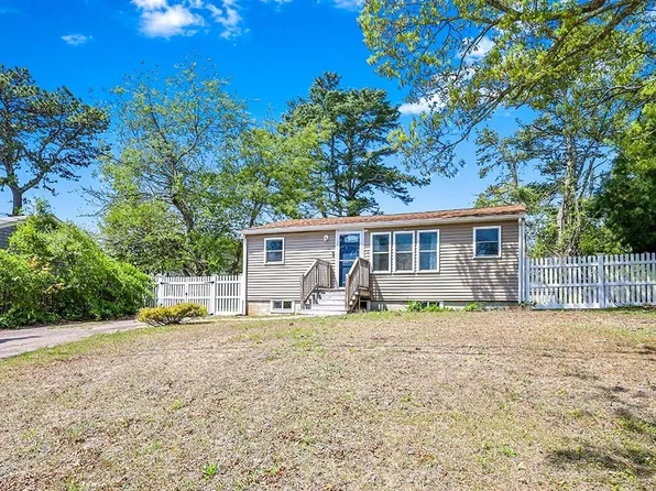 6 Peaceful Ln, Wareham, MA 02571