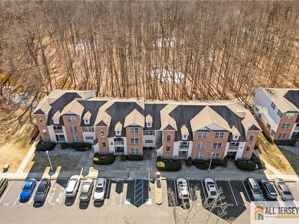 1177 Morning Glory Dr, Monroe Township, NJ 08831