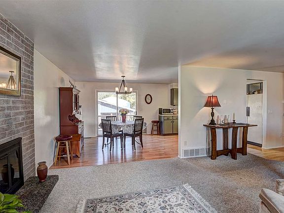 5th image of 13811 E Heroy Ave