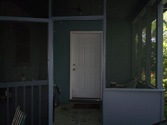 2nd image of 1929 Blackburn Ave
