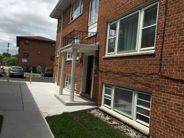 9455 Maple Dr #2, Des Plaines, IL 60018
