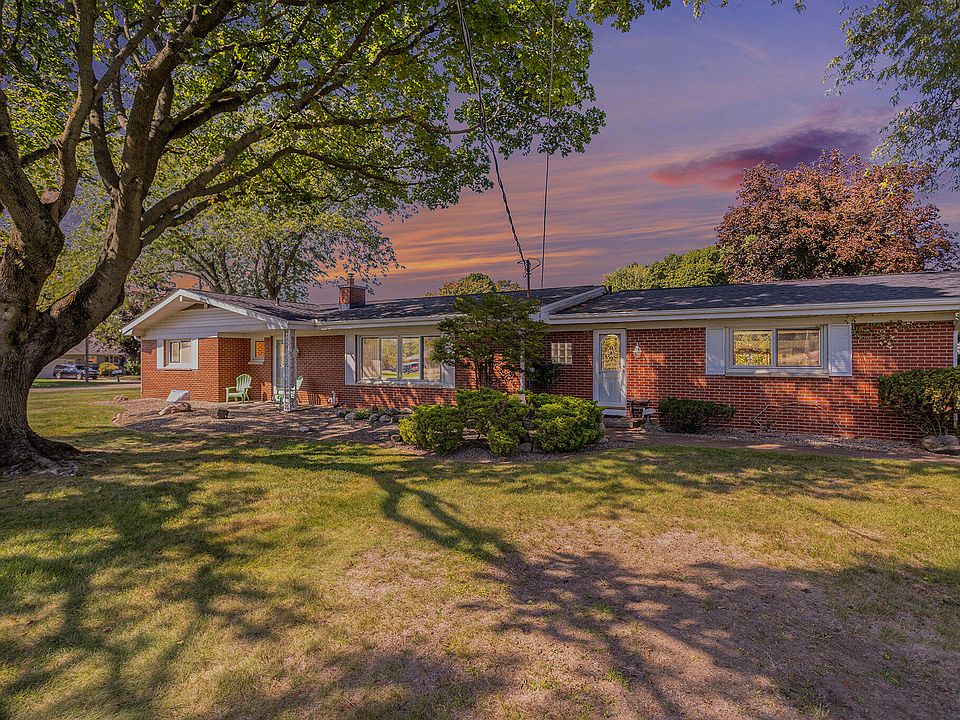 1st image of 326 Pepperidge Ln