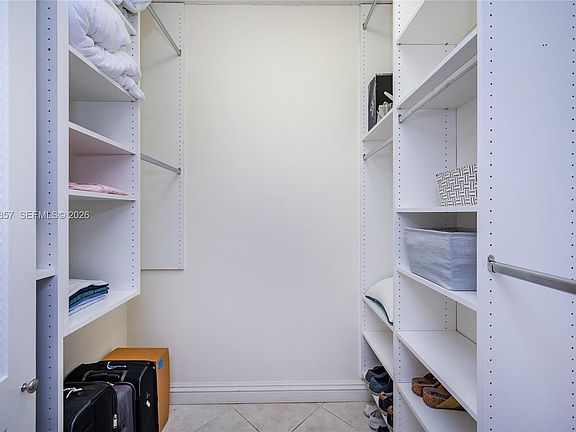 5th image of 201 Crandon Blvd APT 505