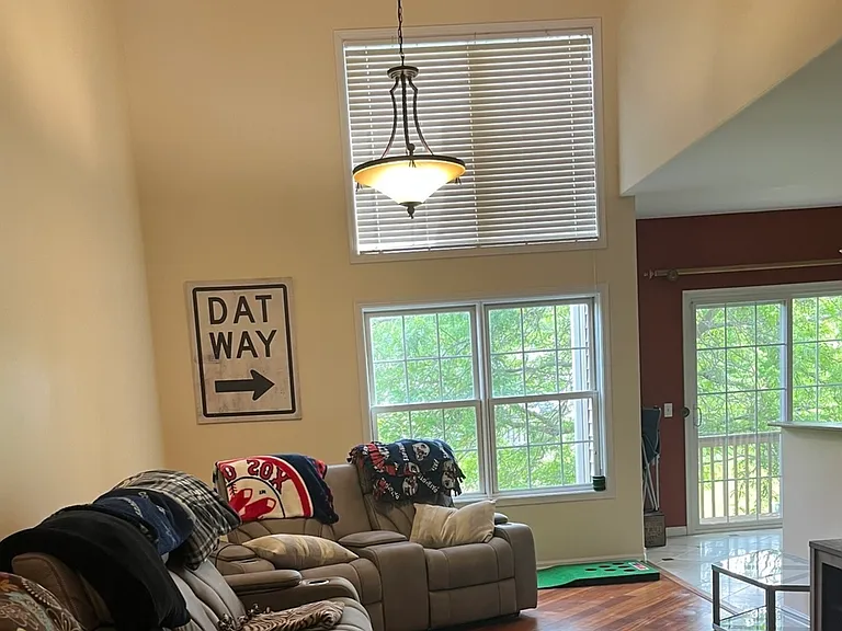 1342 N Winslowe Dr — Photo 3