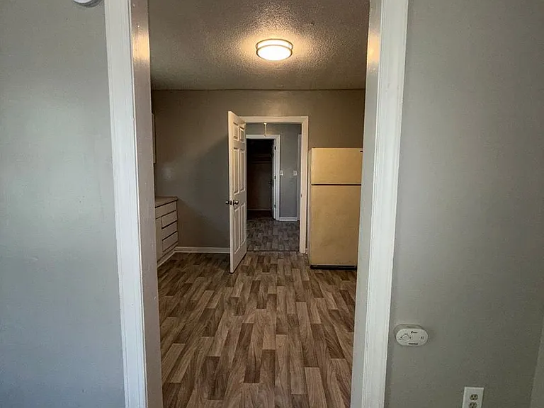 214 N King St — Photo 10