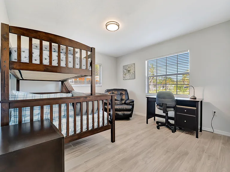 2916 Woodcrest Dr — Photo 9