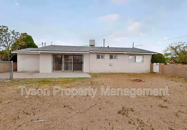 3503 Montclaire Dr NE — Photo 28