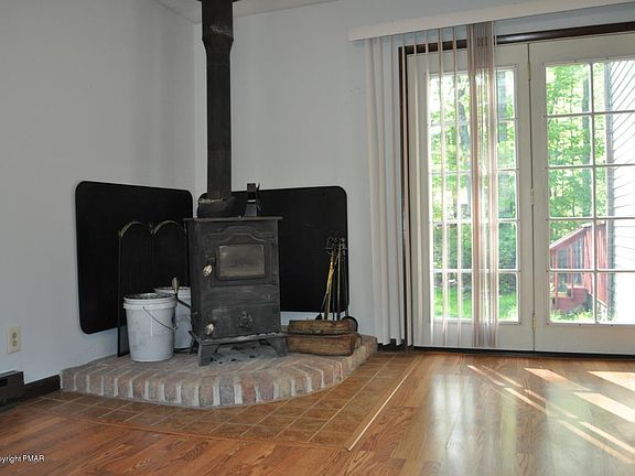 5th image of 144 Frutchey Dr