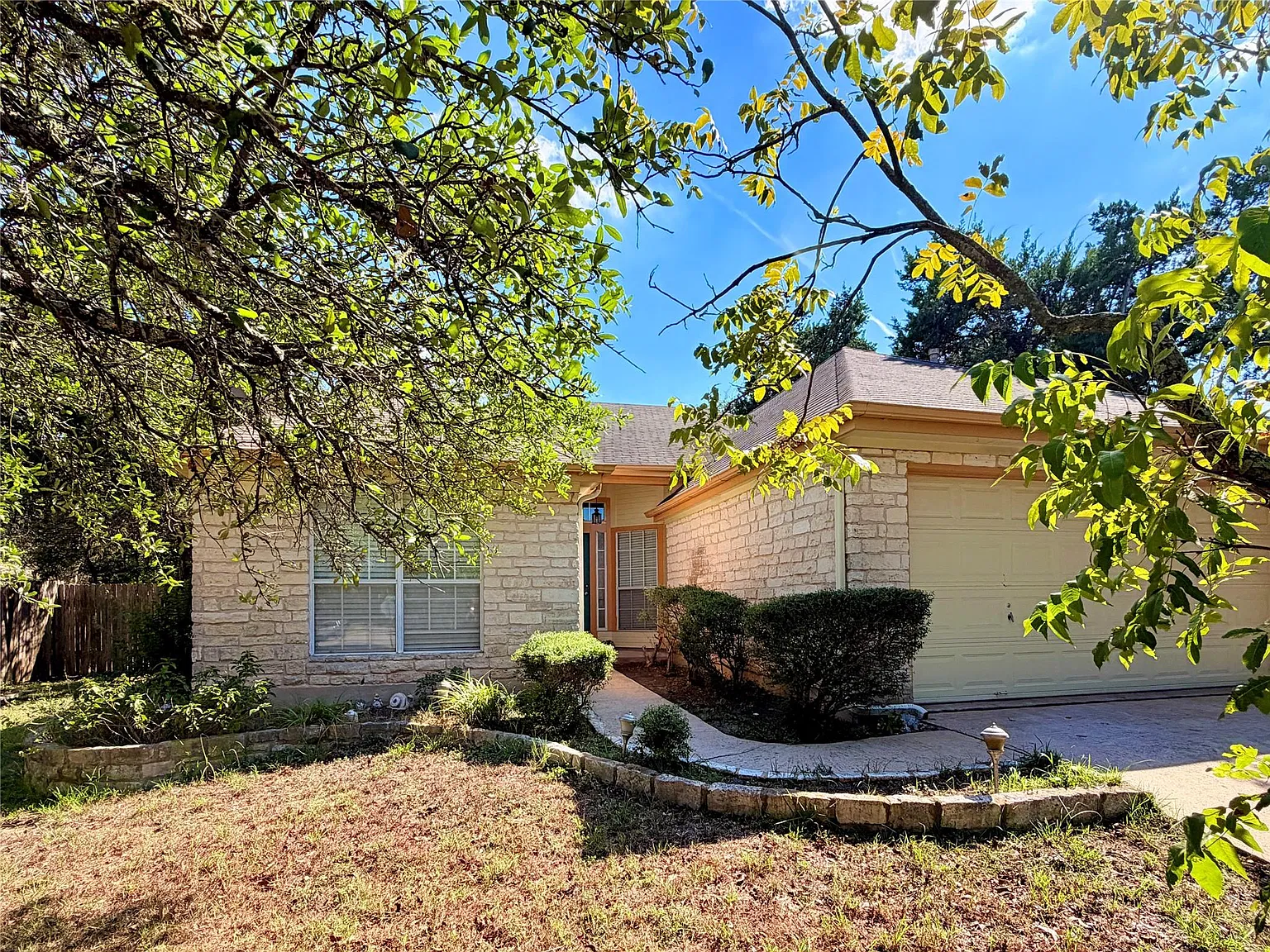 3 bed, 2.0 bath, 1445 sqft, $1,750 — Photo 1
