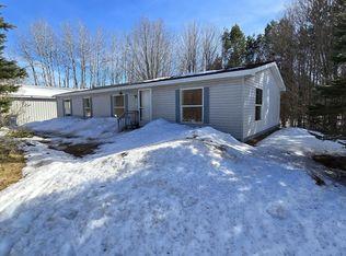 7028 Traverse Rd, Thompsonville, MI 49683