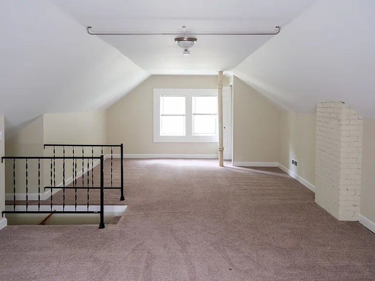 133 E Wilburn Ave — Photo 13