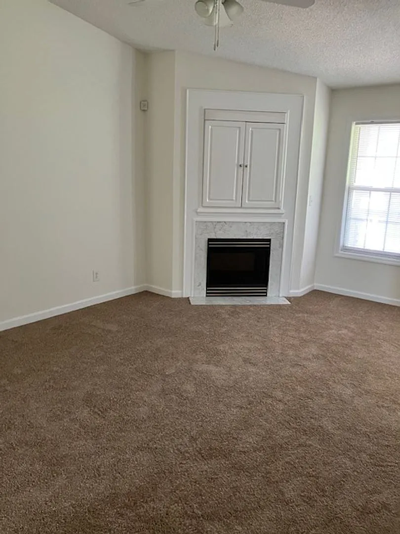 804-J — Photo 3