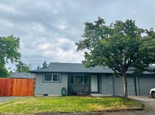 1050 S 28th St, Springfield, OR 97477