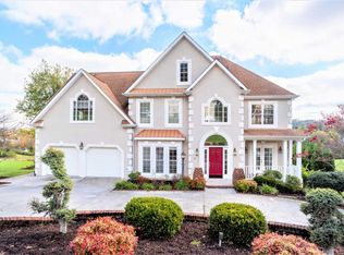629 Red Oak Plantation Dr, Kingsport, TN 37663