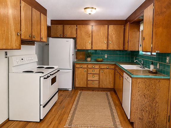 4th image of 7729 NE 165th St